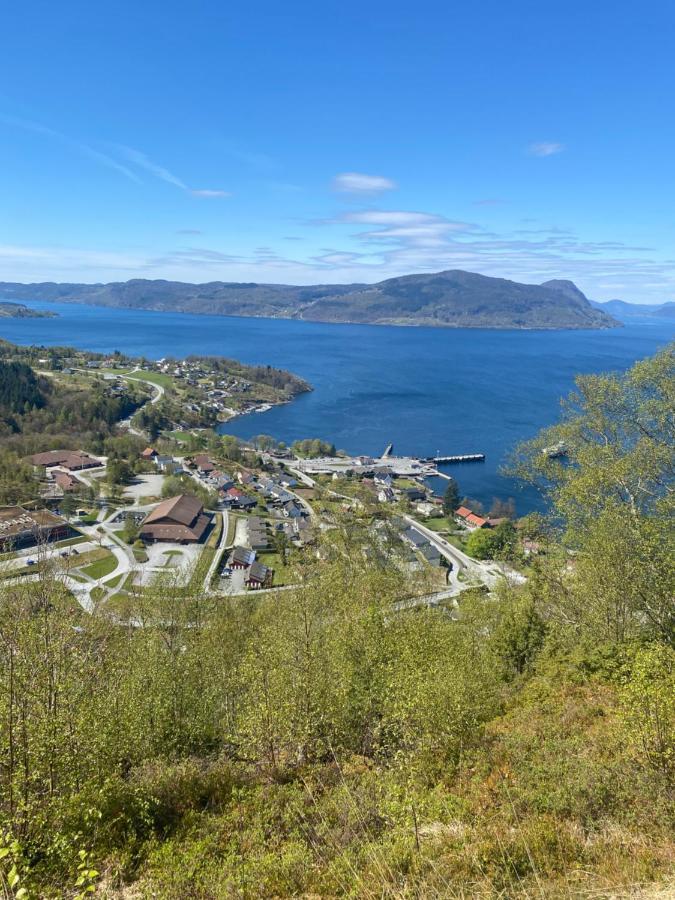 Puntsnes Apartmen Hjelmeland Экстерьер фото