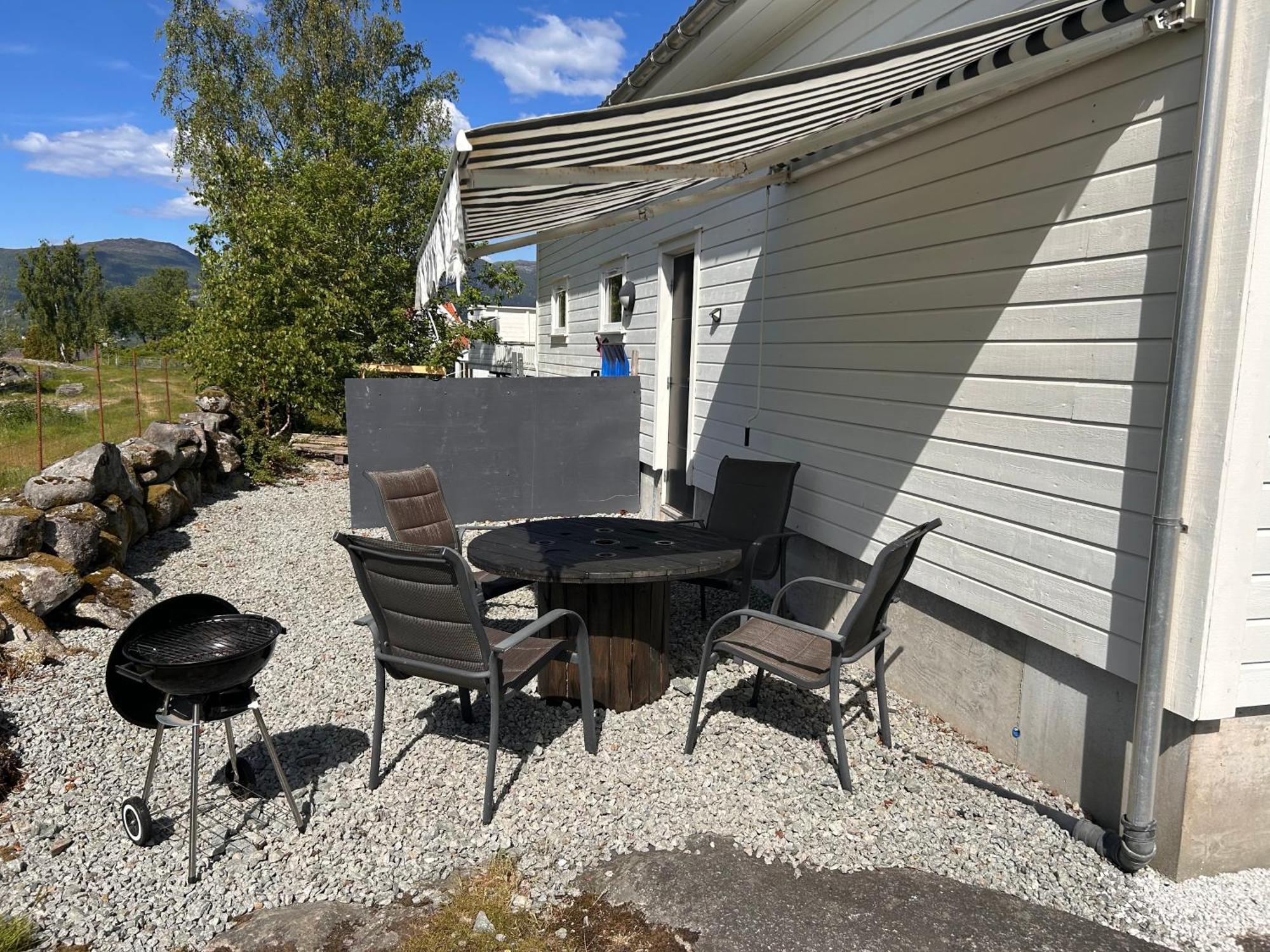 Puntsnes Apartmen Hjelmeland Экстерьер фото